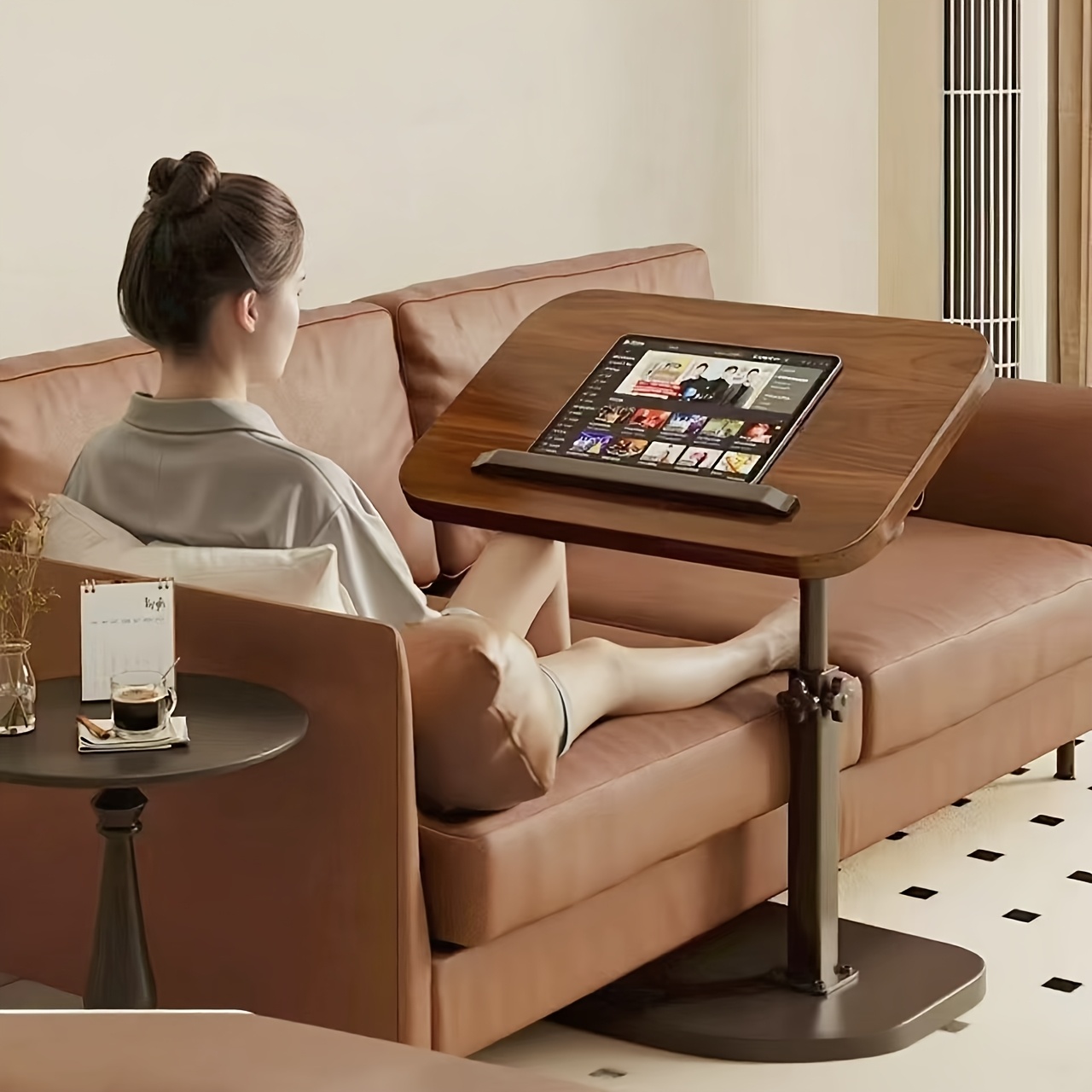 Tables - Bureau pivotant pour ordinateur portable en